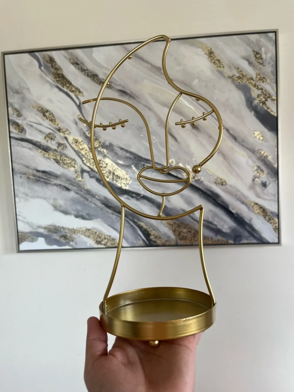 The Unbranded Brand stylish gold
